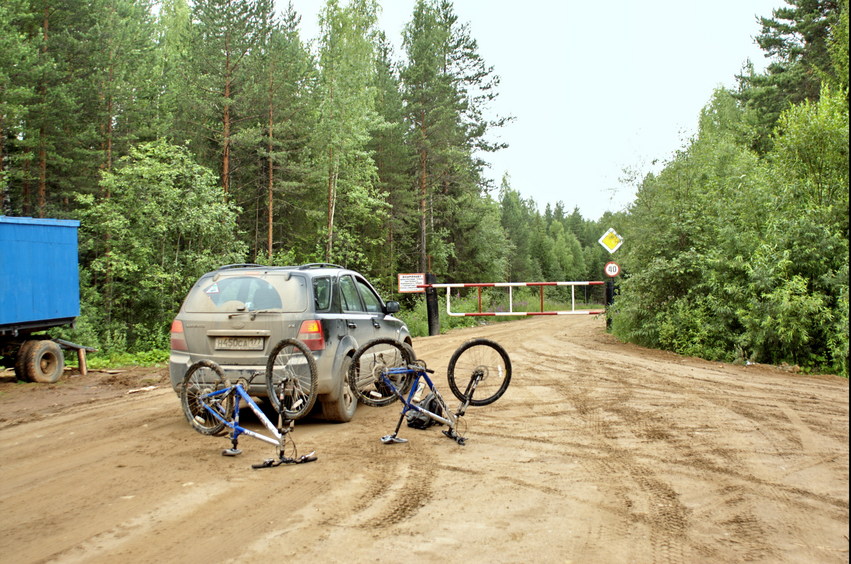 Точка старта у шлагбаума/Start from check-point