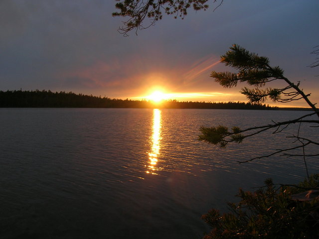 Закат на озере/Sunset at the lake