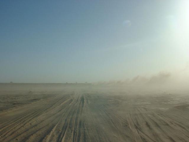 The dusty track to Najrān