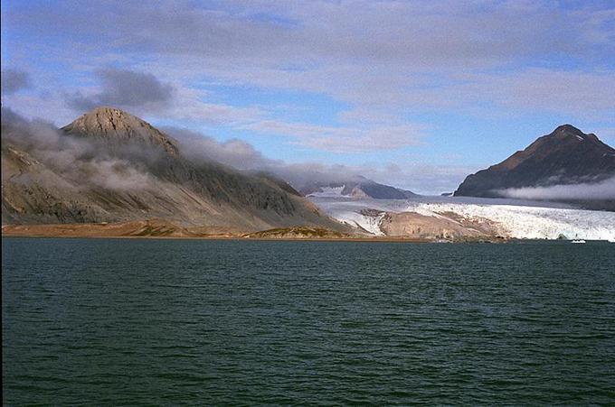 View to the North of the confluence, and general view