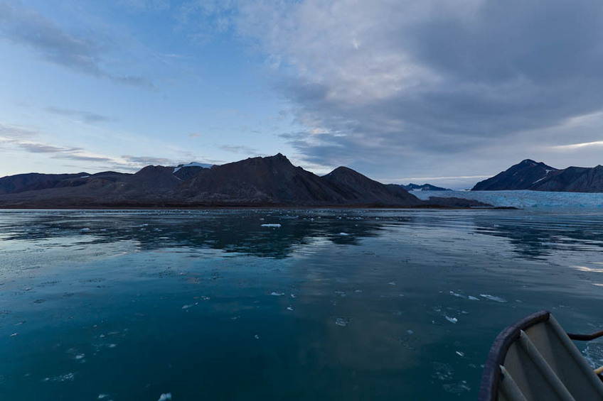 View north towards Blomstrandbreen to the right