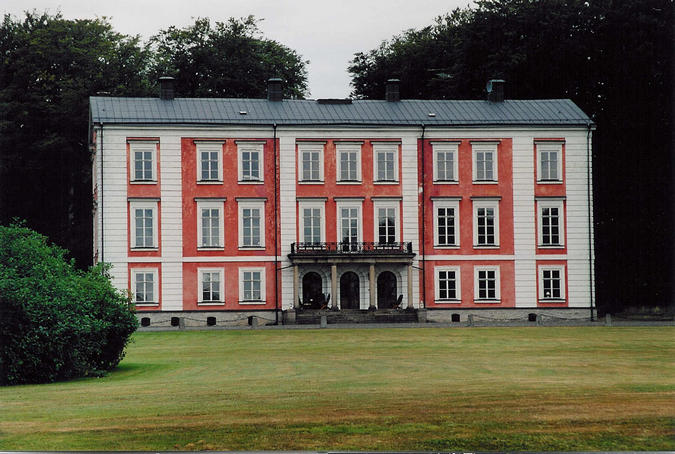 The mansion is about 100 meters from the confluence point.