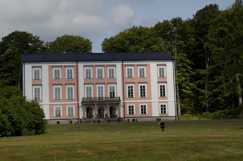 Ovesholm Castle itself, seen en route to the confluence point