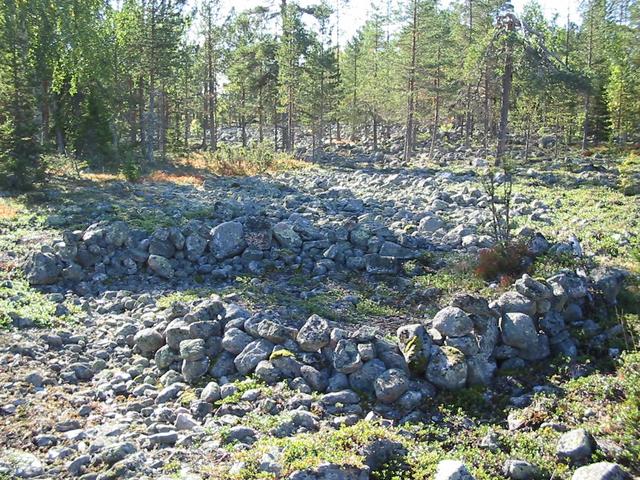 Historical remnants 700m NW of confluence