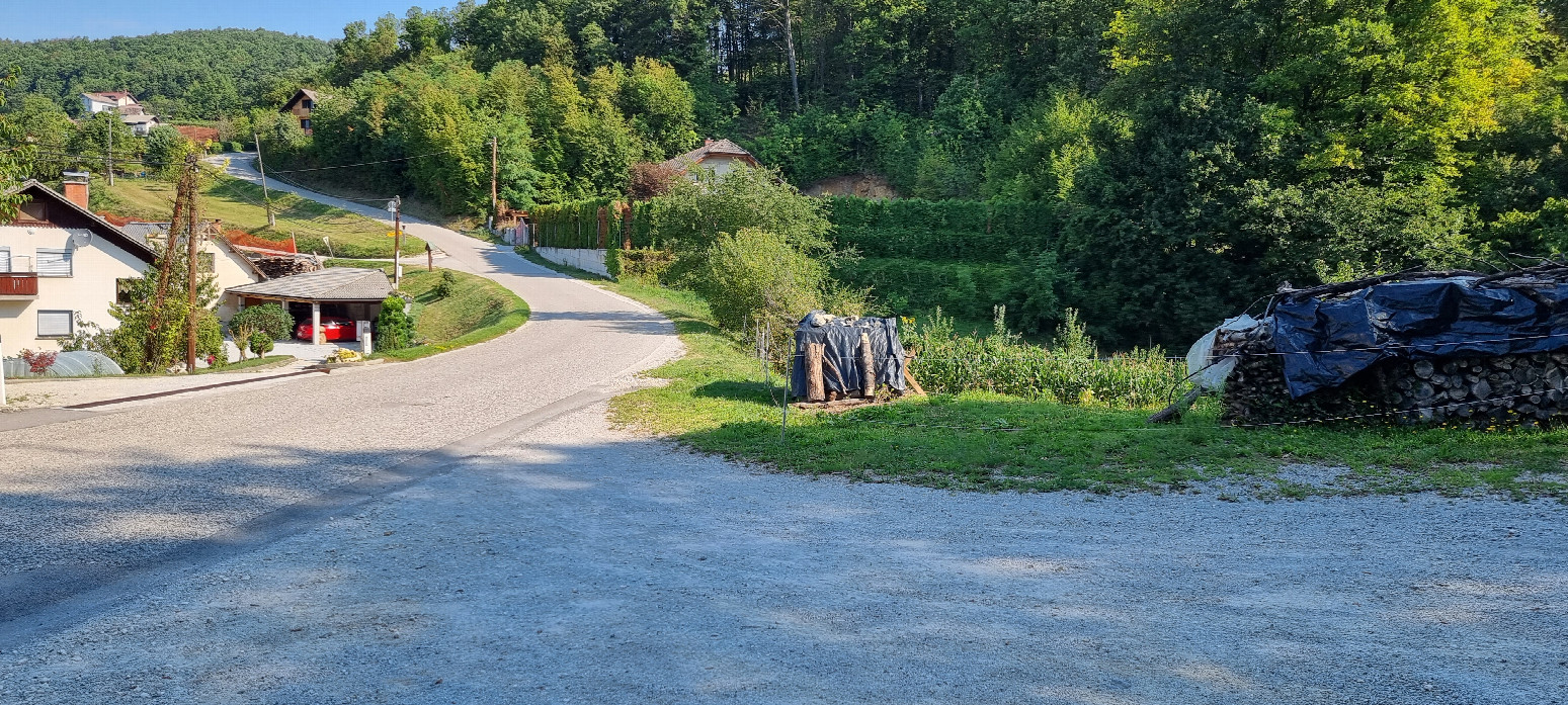 back on road again - junction where boarders of 3 villages meet: Gabrovka, Morav&scaron;ka Gora and  Brezovo