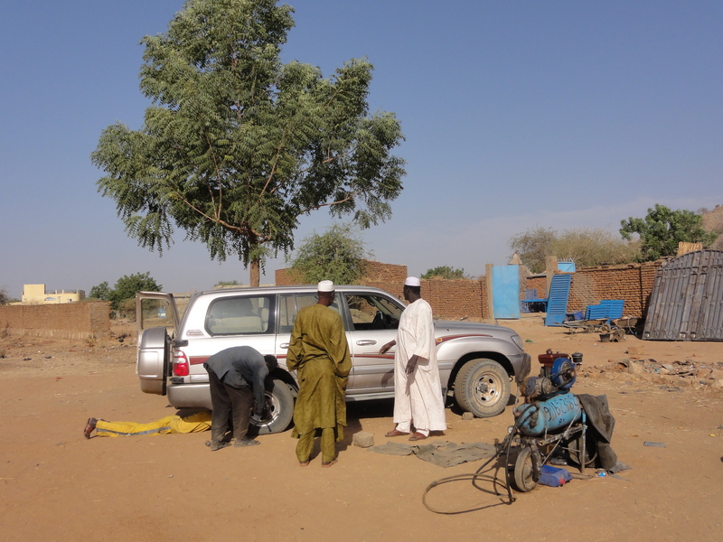 Flat tire in Bitkine