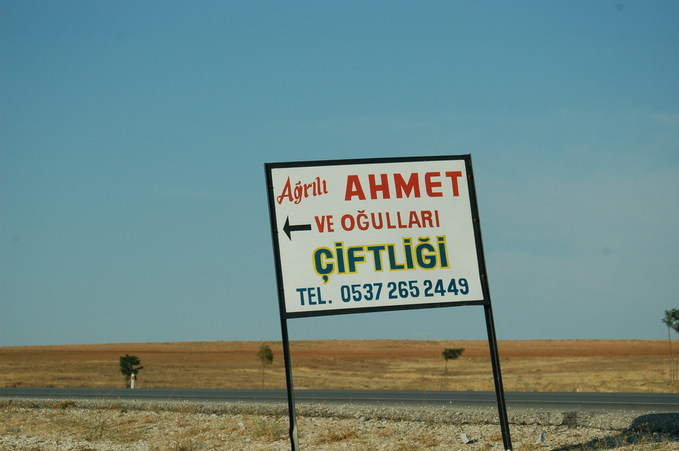 Turn off at the sign of Ahmet