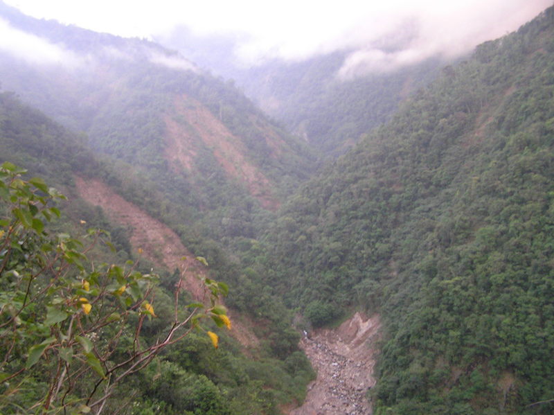 Looking northeast on the trail 1500 meters from the confluence.