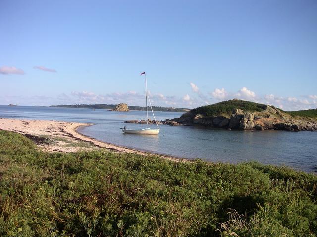 Fine dinghy mooring in the Scillies