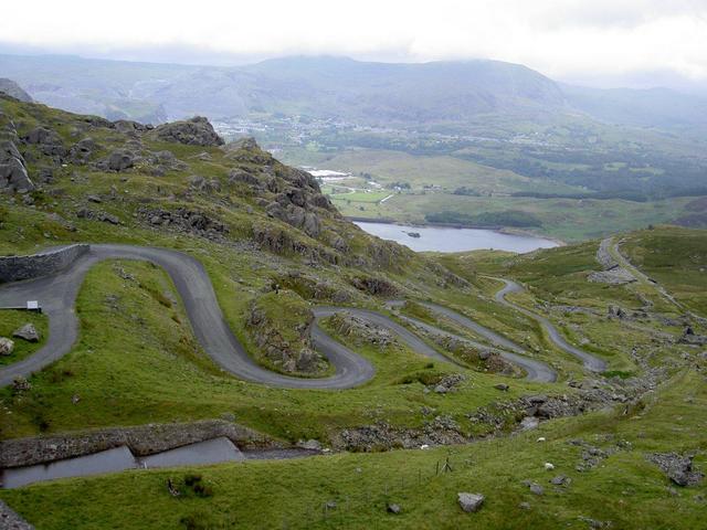 The wiggly road to Stwlan dam