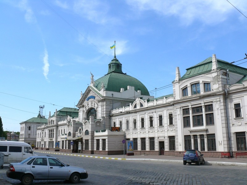 Вокзал в Черновцах / Chernovtcy railwail station