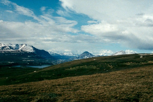 Round Tangle Lake with Alaska Range in background