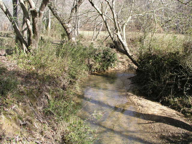 34N 087W overlooks this small stream.