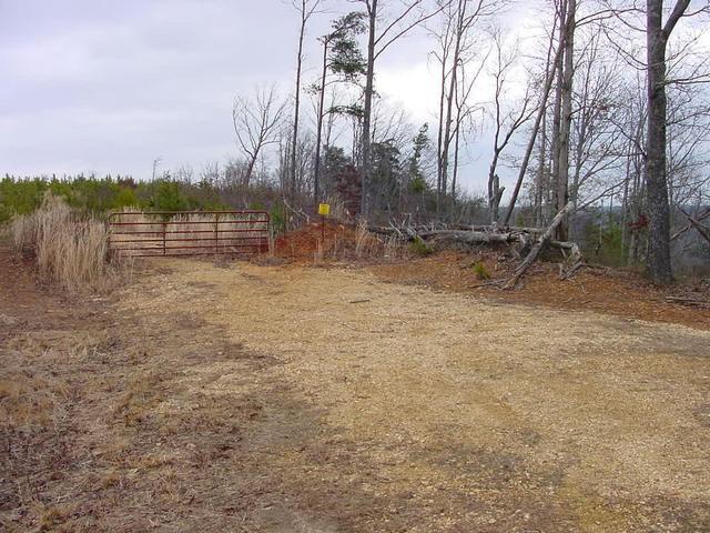 Gate at Tennessee - Alabama border