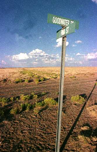 Dirt road intersection near 35°N 110°W.