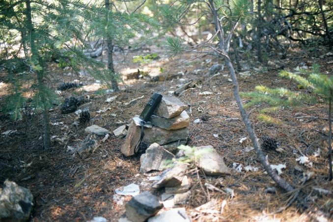 My GPSR on the cairn left by the previous visitors.