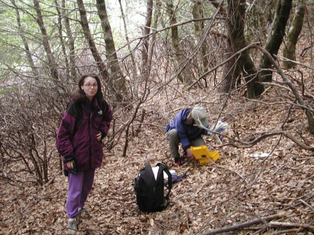 Jules meets Beth and she inspects the geocache