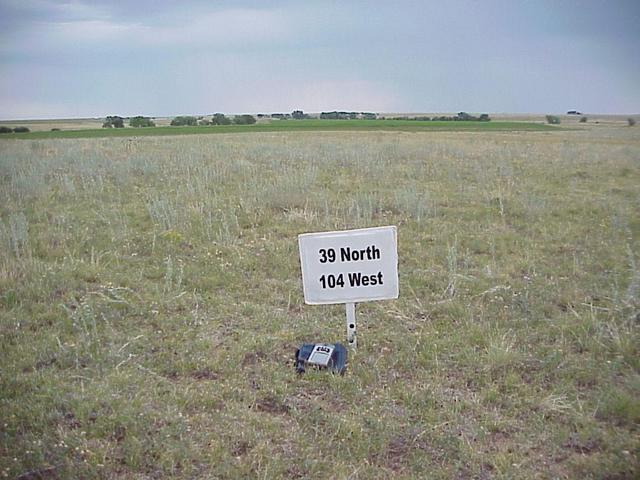 Looking south from the confluence site.