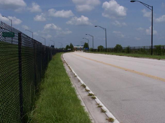 The toll plaza just down the road from the confluence.