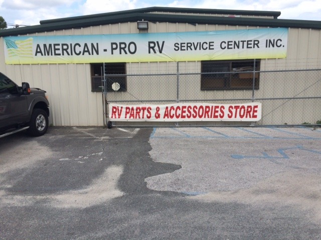 Front of the RV Center.Confluence is about 30 ft to the right.