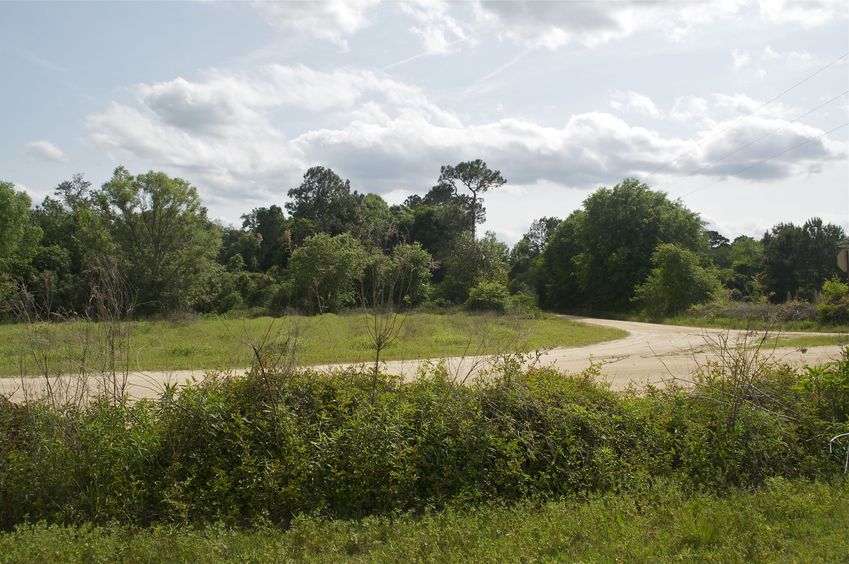 View South (towards the intersection)