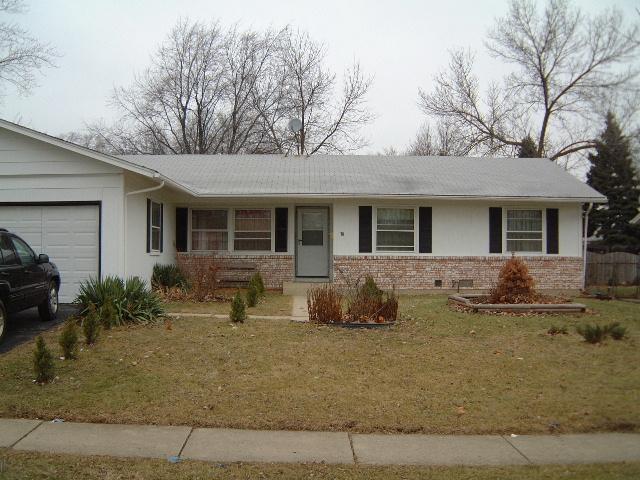 Looking North, toward 70 Brantwood Ave.