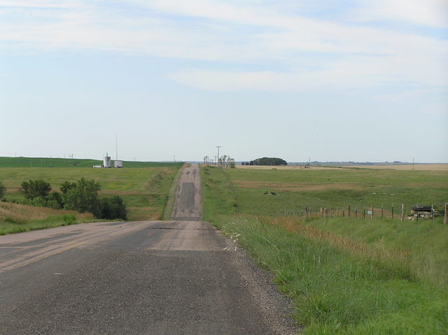 Nearest road to the confluence, a few hundred meters west, looking north.