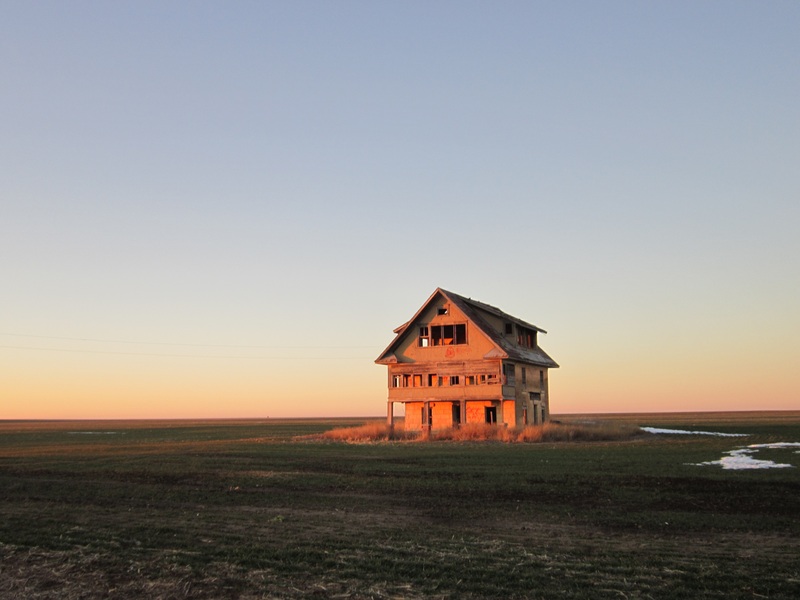 The abandoned 'Bertrand' house, about a mile NW of the confluence point