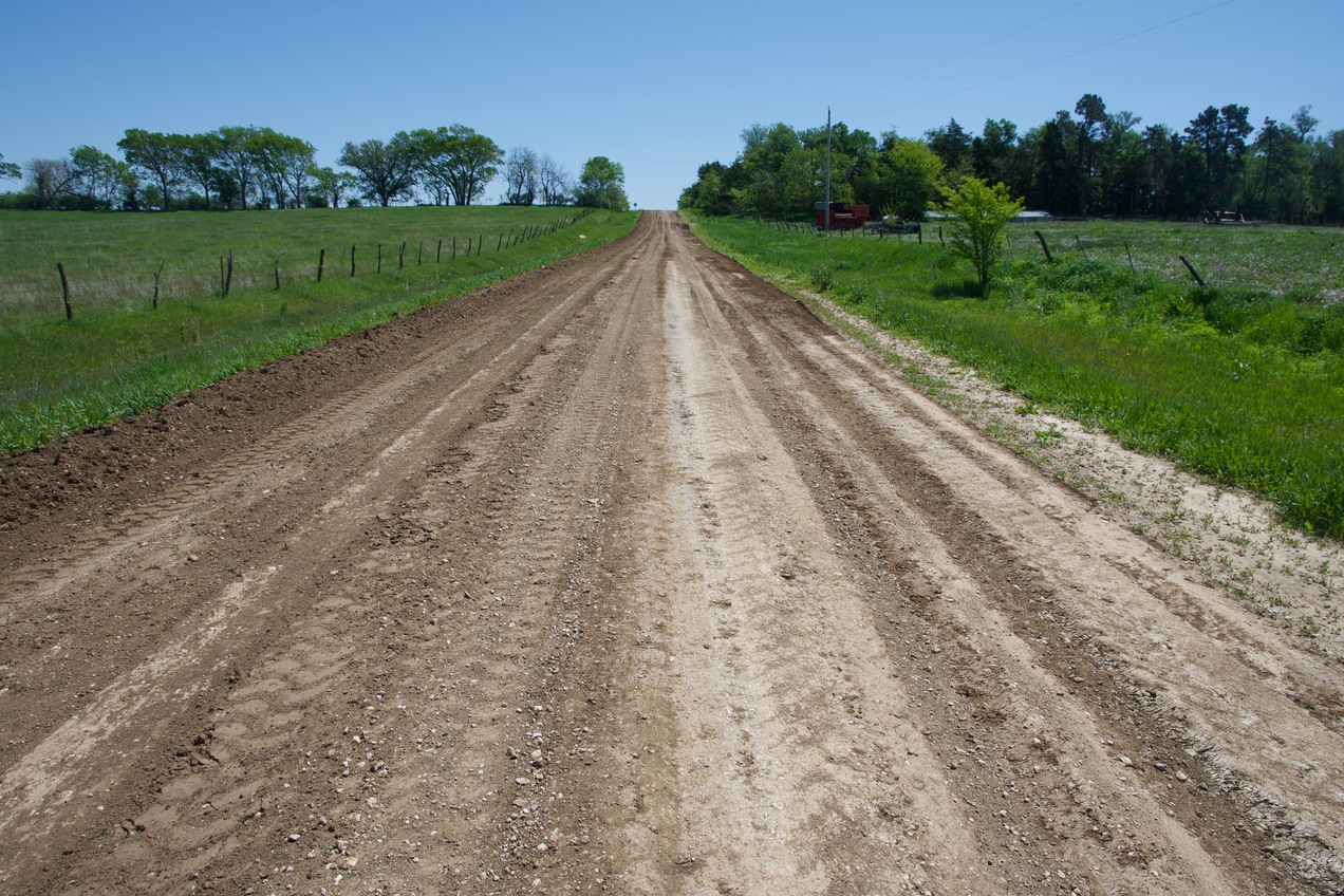 Looking East from the Nebraska-Kansas State Line at 40.00064 N, 96 W, with Nebraska on the left, and Kansas on the right