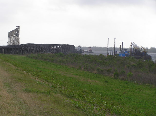 View on top of the levee just south of the confluence, to the east.