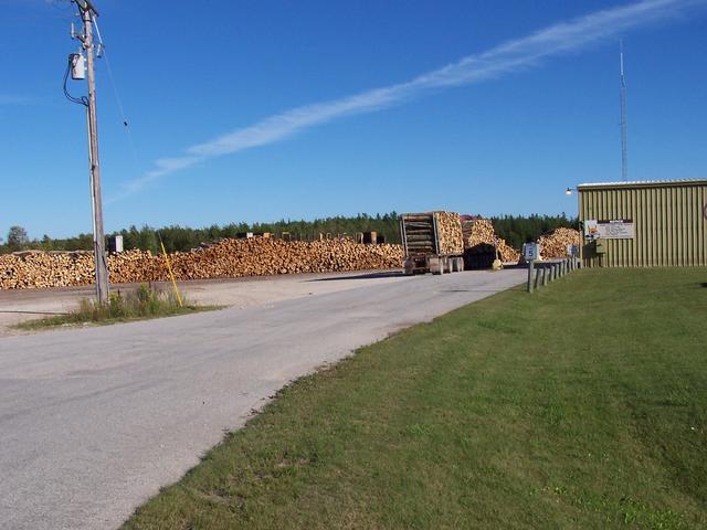 Lumber industry located 600 m from the confluence.