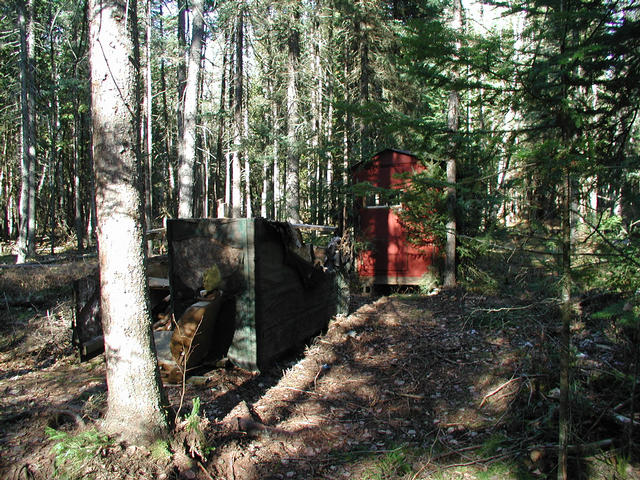 The deer stand, used to feed deer and sometimes to hunt them.
