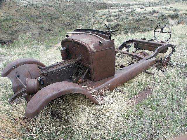 1923 Oldsmobile abandoned by a long-ago confluence visitor?