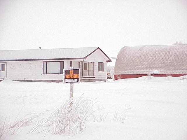 Closest house to the confluence, about 1.7 km northeast.