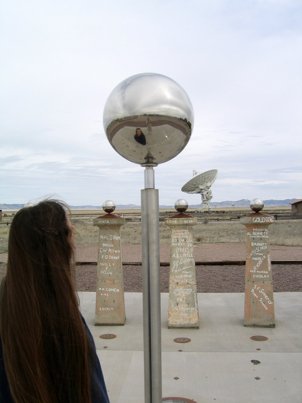 Bracewell Radio Sundial at the Very Large Array 