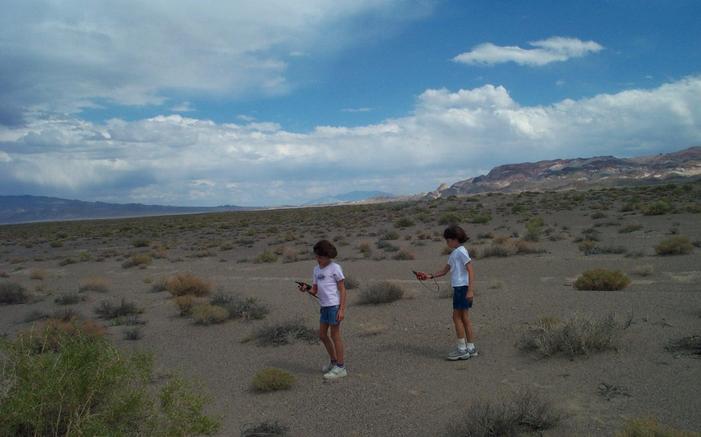 Looking northeast, Garmin girls converging on the spot!