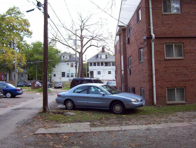 Looking east down the alley toward N. 4th St.