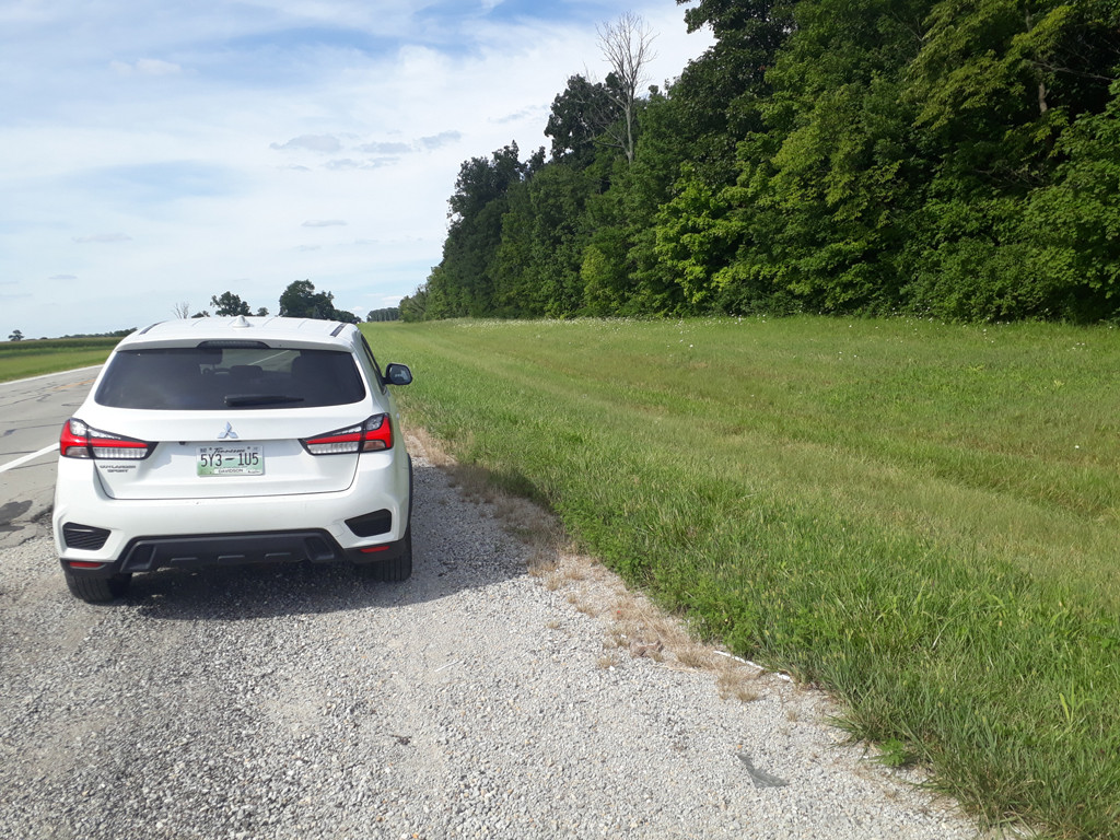 Parei o carro no acostamento da rodovia - I stopped the car on the shoulder of the road