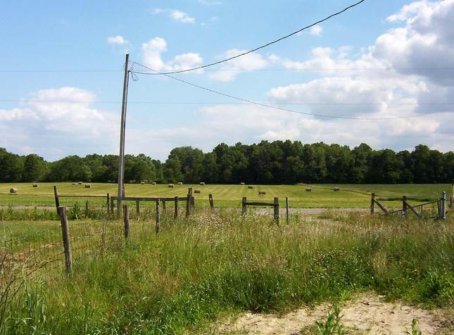 Leffingwell Rd south of the confluence.