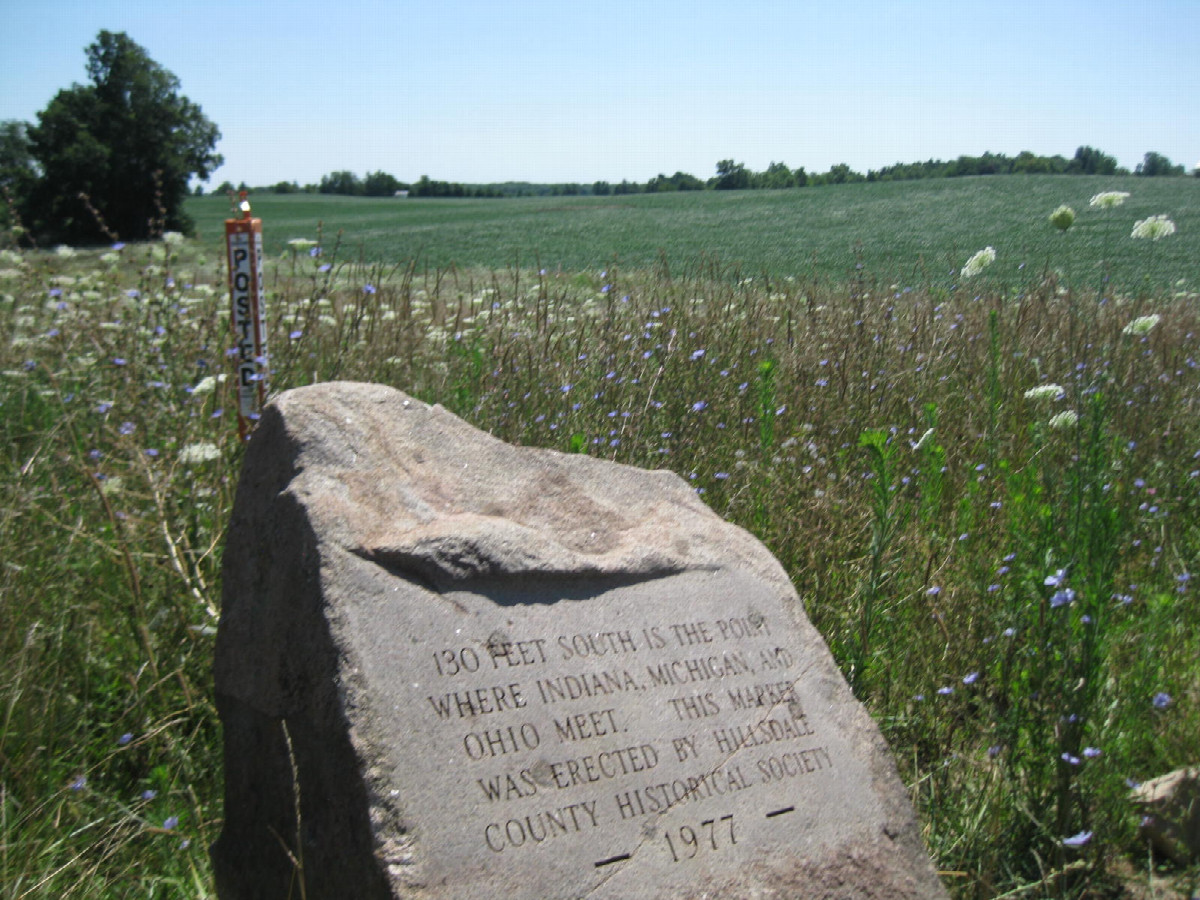 Tri-point commemorative marker