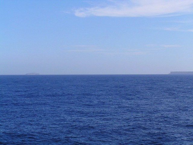 The channel between Isla de Mona and Monito seen from the Confluence