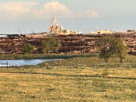 #12: The large cattle operation to the south of the confluence area. 