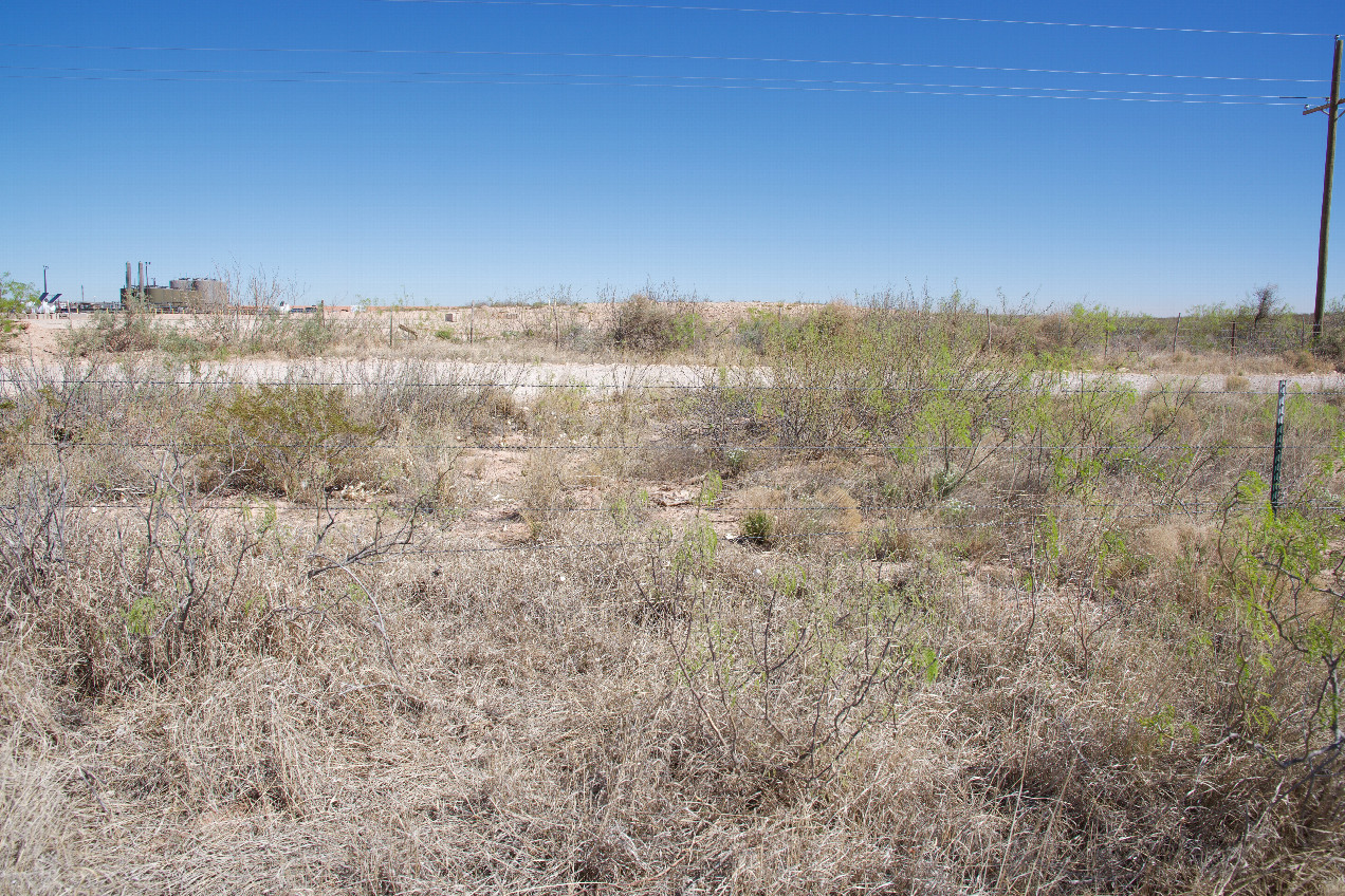 View North (into New Mexico, and towards another oil processing facility)