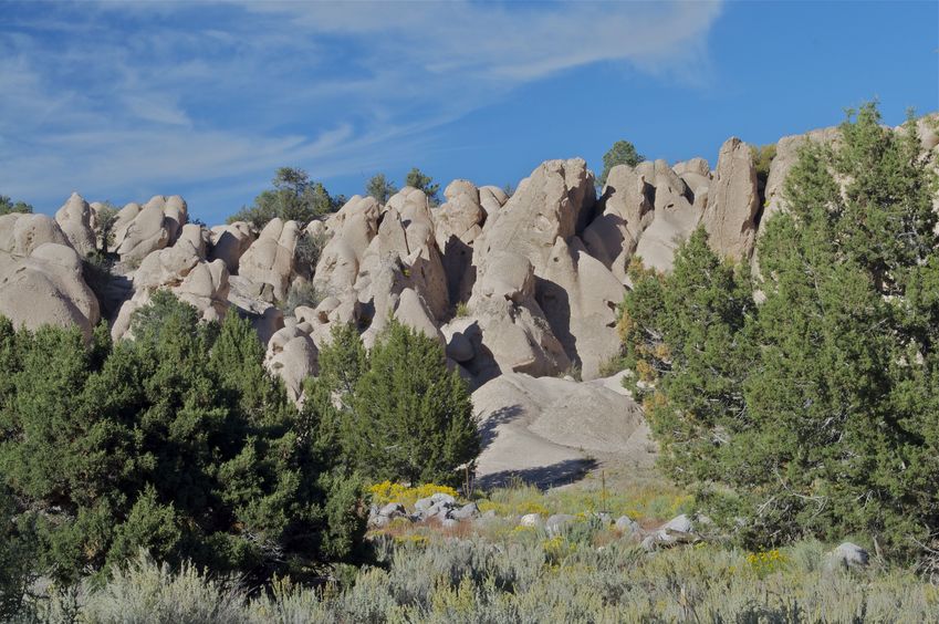 An interesting rock formation, south of Hamlin Valley (on the road from Modena)