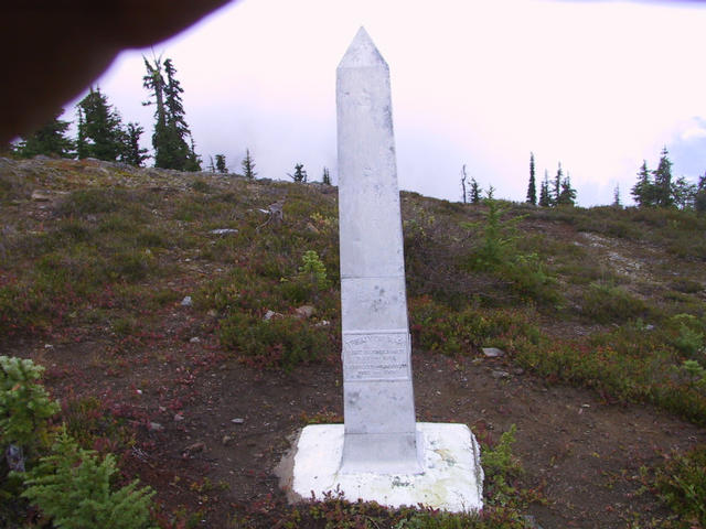 Marker indicating US/Canada border