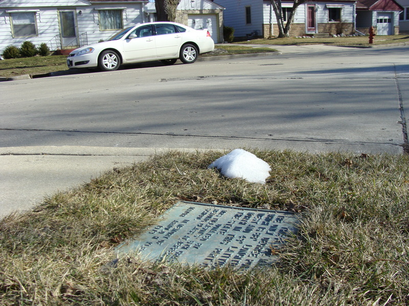 43N 88W lies across the street from the bronze plaque marking its existence. (afternoon light)