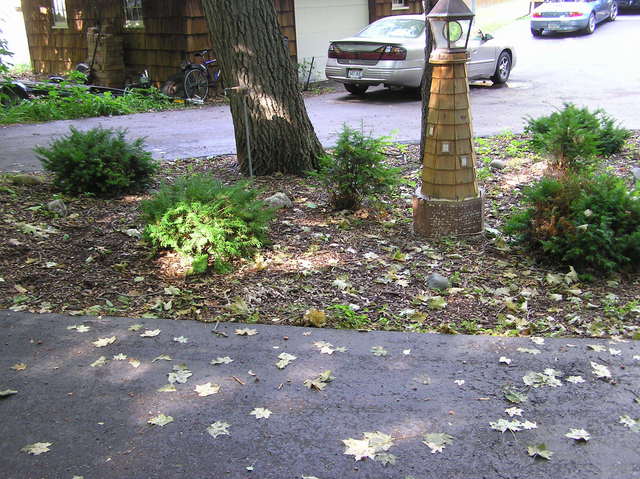 The confluence point lies in this driveway