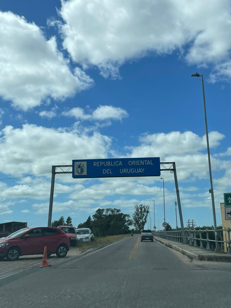 Entrando no Uruguai - entering in Uruguay - entrando en el Uruguay