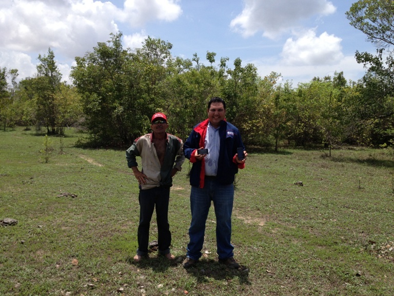 Equipo Cazador, Izquierda a Derecha Rafael Aponte (Baquiano), Alexander Carvajal/Hunter team Rafael Aponte (left) and Alexander Carvajal (right)