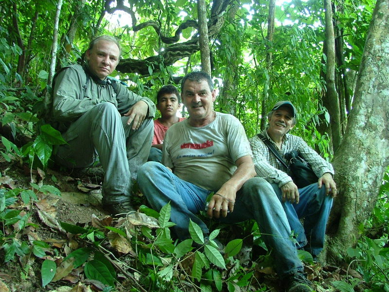 Los Cazadores: Vincenzo Vecchio, Luis Fernanado Aviles, Andrea Polo y Luis Carlos Echeverri // The hunters: : Vincenzo Vecchio, Luis Fernanado Aviles, Andrea Polo and Luis Carlos Echeverri